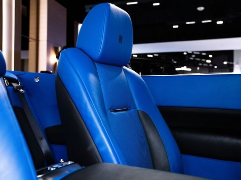 Used 2018 Rolls-Royce Dawn image 17