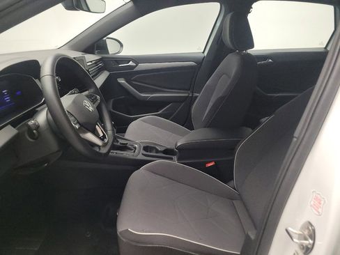 Used 2025 Volkswagen Jetta Sport image 17