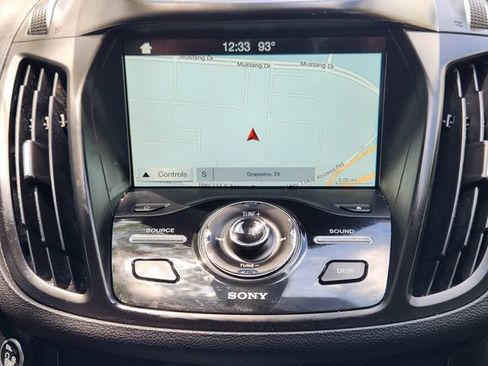 Used 2018 Ford Escape Titanium FWD image 17