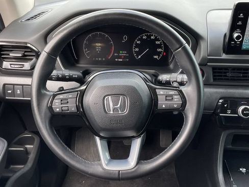 Certified 2025 Honda Pilot Touring image 13
