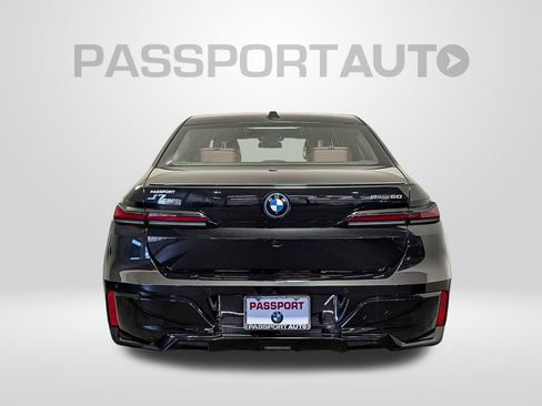 Used 2026 BMW i7 eDrive50 w/ M Sport Package image 5