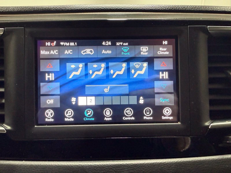 Used 2018 Chrysler Pacifica Touring-L FWD image 27