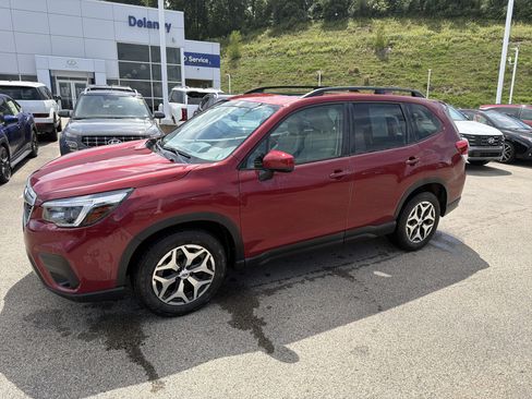 Used 2021 Subaru Forester Premium AWD/4WD image 10