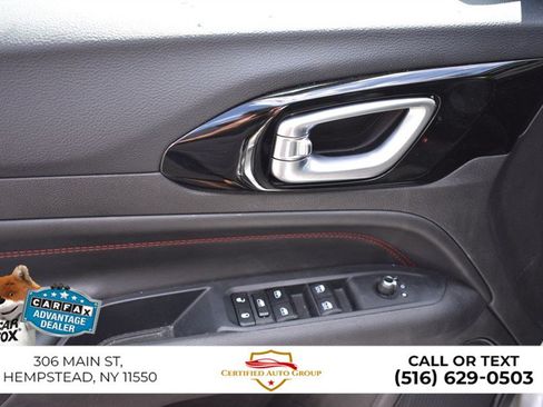 Used 2025 Jeep Compass Trailhawk AWD/4WD image 13