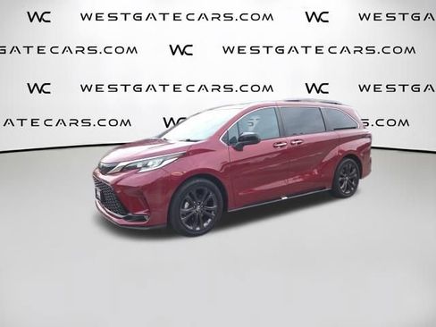 Used 2023 Toyota Sienna XSE w/ XSE Plus Package FWD image 1