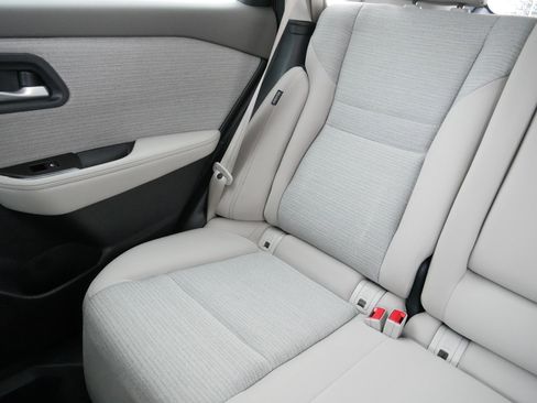 Certified 2023 Nissan Rogue SV image 12