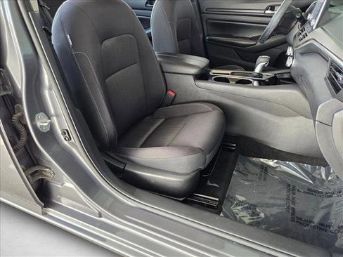 Used 2024 Nissan Altima 2.5 SV image 19