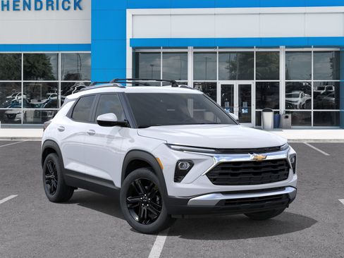 New 2026 Chevrolet TrailBlazer LT w/ Midnight Edition AWD/4WD image 9