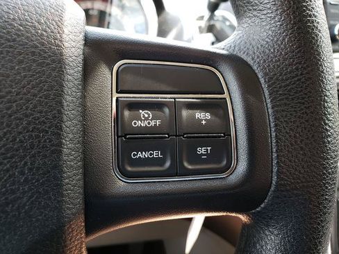 Used 2018 Dodge Grand Caravan SE w/ UConnect Hands-Free Group FWD image 21