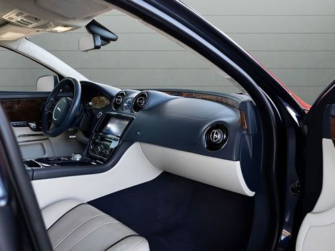 Used 2012 Jaguar XJ L RWD image 80