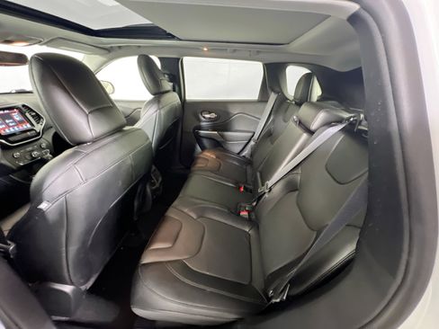 Used 2022 Jeep Cherokee Limited image 24