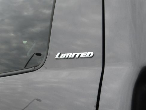 Used 2019 Toyota Tundra Limited image 14