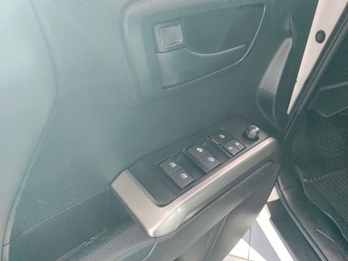 Used 2021 Toyota Tacoma SR5 image 8