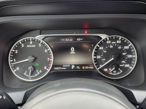 Used 2024 Nissan Pathfinder S image 24