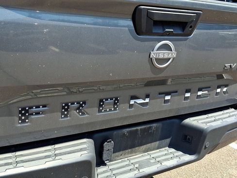 Used 2023 Nissan Frontier SV w/ Technology Package AWD/4WD image 11