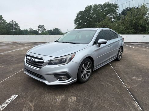 Used 2018 Subaru Legacy 3.6R Limited AWD/4WD image 4