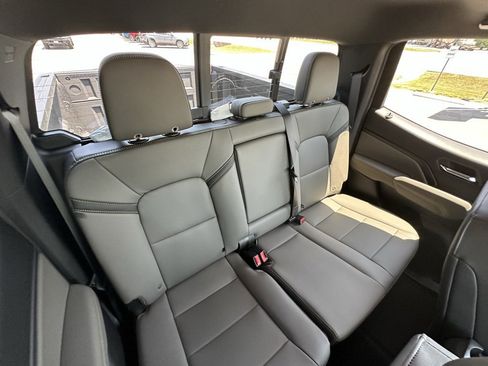 New 2025 Chevrolet Colorado ZR2 w/ Technology Package image 17