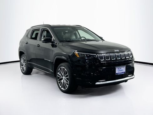Used 2022 Jeep Compass Limited w/ Elite Group AWD/4WD image 3