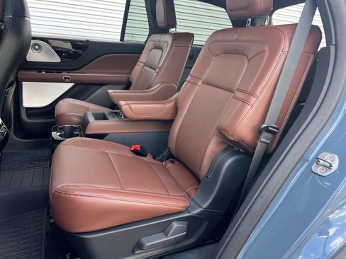 Used 2025 Lincoln Aviator Reserve w/ Luxury Package AWD/4WD image 30