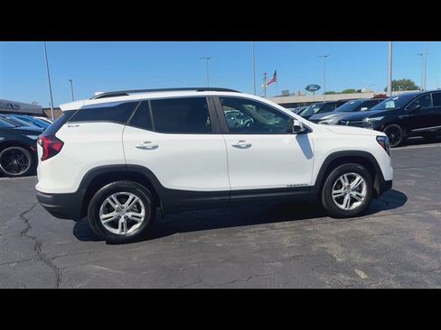 Certified 2023 GMC Terrain SLE w/ Driver Convenience Package AWD/4WD image 9