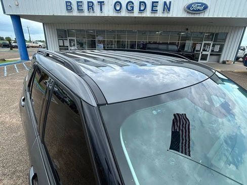 Used 2025 Ford Explorer Active w/ Active Comfort Package RWD image 7