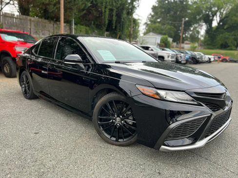 Used 2021 Toyota Camry XSE FWD image 1