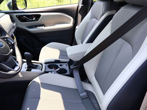 Used 2025 Subaru Forester Limited w/ Popular Package image 19