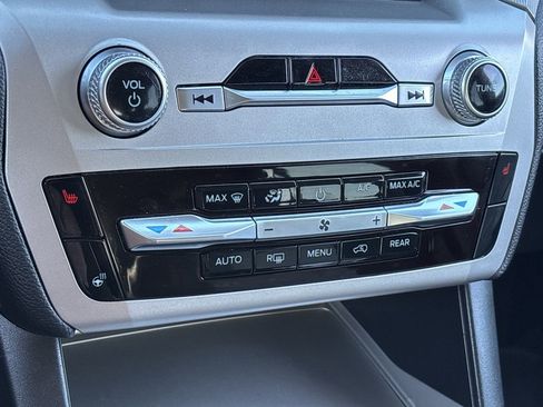 Certified 2022 Ford Explorer XLT w/ Equipment Group 202A image 25