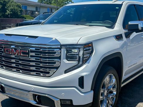 Used 2025 GMC Sierra 1500 Denali w/ Denali Reserve Package AWD/4WD image 7