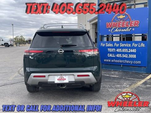 Used 2023 Nissan Pathfinder SL w/ Black Appearance Package image 5