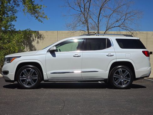 Used 2019 GMC Acadia Denali w/ Technology Package FWD image 7