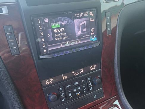 Used 2009 Cadillac Escalade AWD image 20