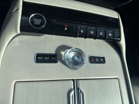 Used 2025 Lincoln Navigator Reserve image 29