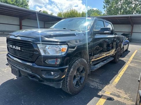 Used 2020 RAM 1500 4x4 Crew Cab image 13