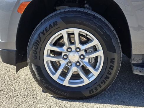 Used 2021 Chevrolet Tahoe LT image 13