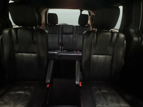 Used 2019 Dodge Grand Caravan GT FWD image 18