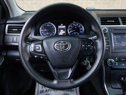 Used 2017 Toyota Camry LE image 28