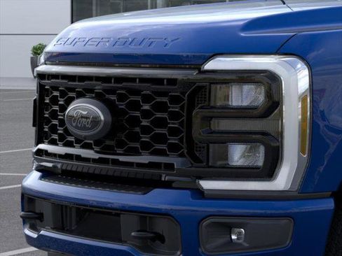 New 2026 Ford F250 Lariat w/ Black Appearance Package image 17