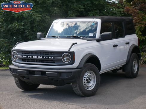 New 2025 Ford Bronco 4-Door image 1