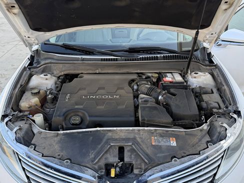 Used 2014 Lincoln MKZ 4dr Sdn AWD image 33