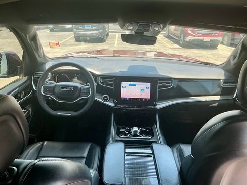 Used 2022 Jeep Wagoneer Series III w/ Flexible Seating Group AWD/4WD image 27