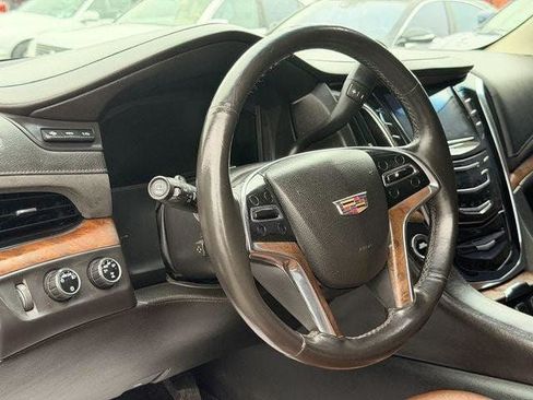 Used 2015 Cadillac Escalade ESV Luxury AWD/4WD image 12