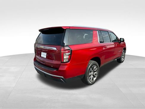 Used 2021 Chevrolet Suburban LT w/ LT Signature Package image 5