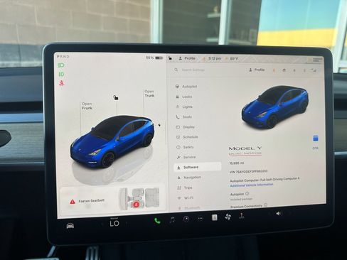 Used 2023 Tesla Model Y Performance image 22