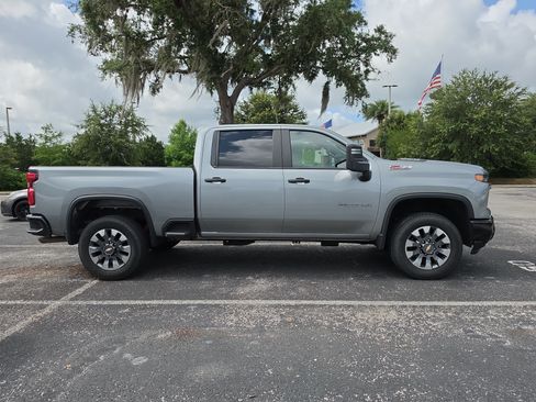Used 2024 Chevrolet Silverado 2500 Custom w/ Custom Convenience Package AWD/4WD image 2