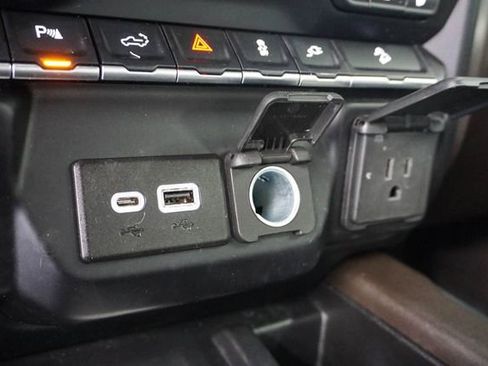 Used 2022 Chevrolet Silverado 2500 LTZ w/ LTZ Convenience Package image 21