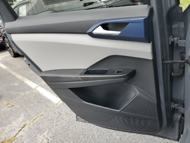 Certified 2024 Volkswagen Taos SE FWD image 19