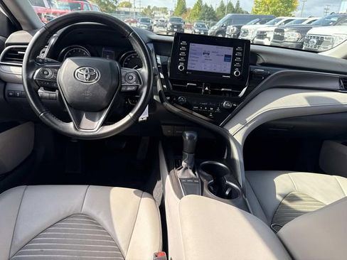 Used 2024 Toyota Camry SE image 12