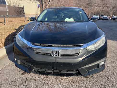 Used 2016 Honda Civic Touring image 2