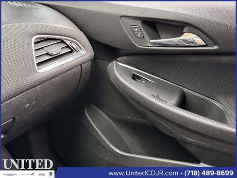 Used 2017 Chevrolet Cruze LT w/ Convenience Package image 22